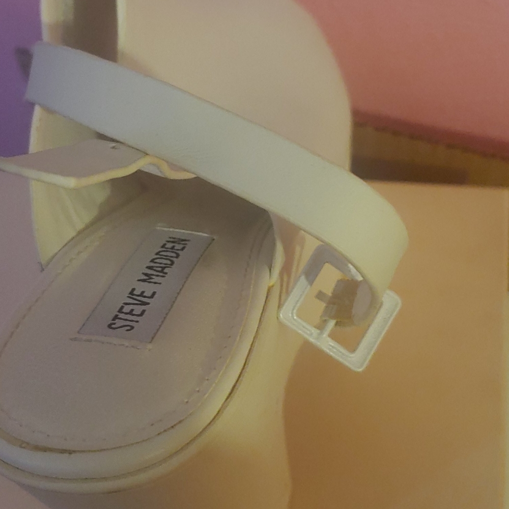 Shoes - Picture 2 of 4